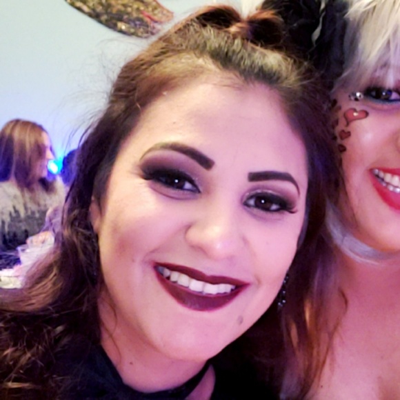 Meet your Posher, Shirley - Picture 2 of 2